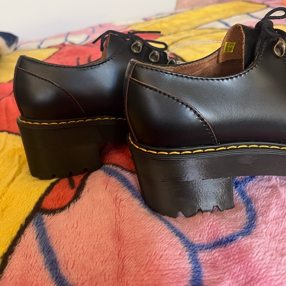 Dr Martens LEONA LO VINTAGE SMOOTH LEATHER HEELED SHOES SIZE 10 women’s - Picture 3 of 9